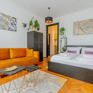 Apartman @ Jászai Mari Square, Budapest